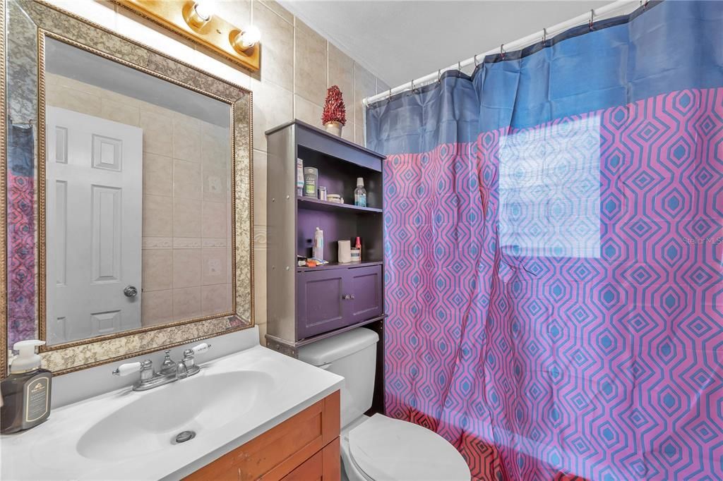 最近售出: $250,000 (2 贝兹, 1 浴室, 900 平方英尺)