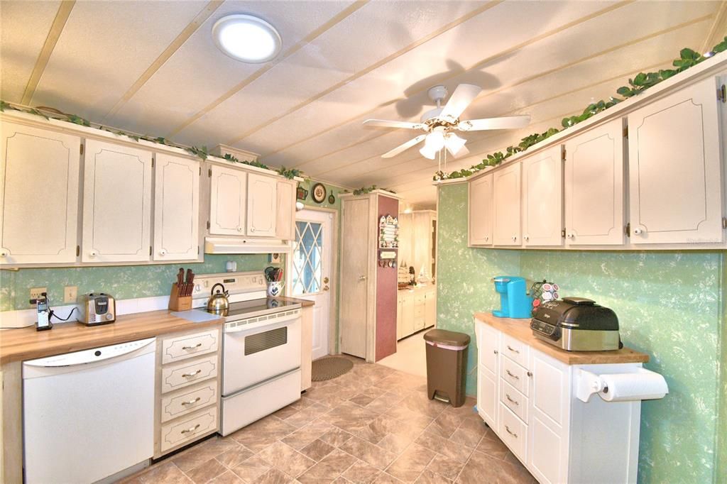 Recently Sold: $79,000 (2 beds, 2 baths, 1150 Square Feet)