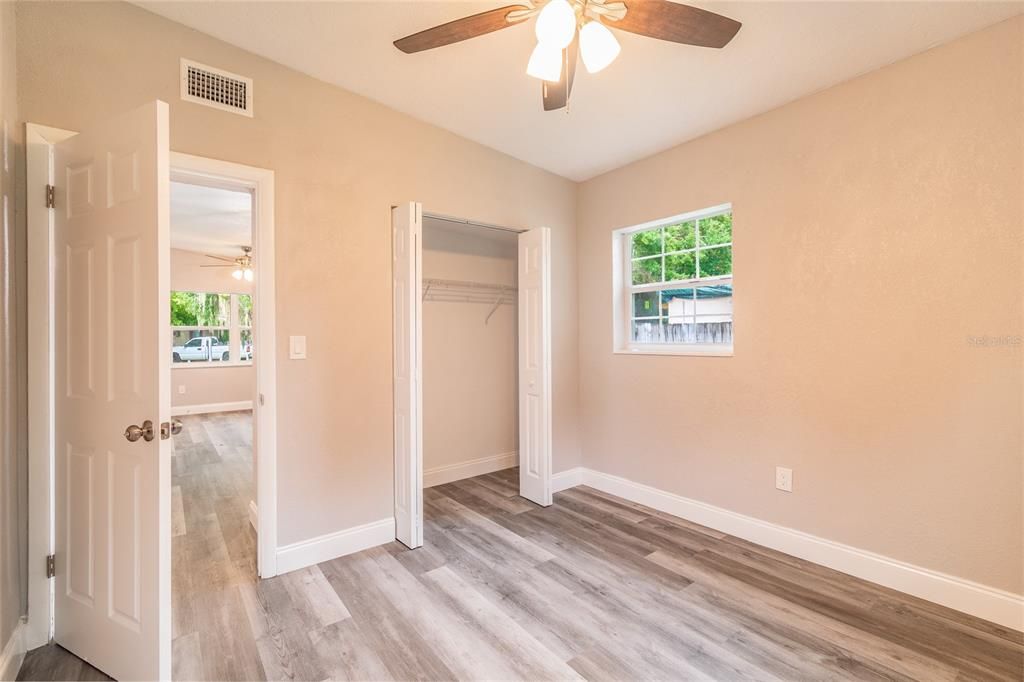 Recently Sold: $167,900 (2 beds, 1 baths, 792 Square Feet)