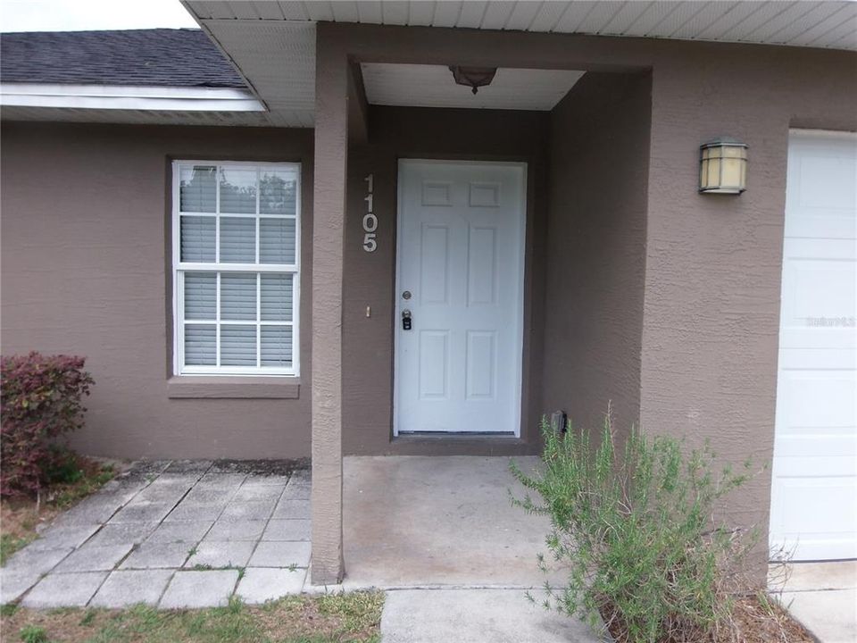 Recently Rented: $1,200 (2 beds, 2 baths, 806 Square Feet)