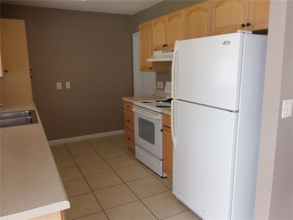 Recently Rented: $1,200 (2 beds, 2 baths, 806 Square Feet)