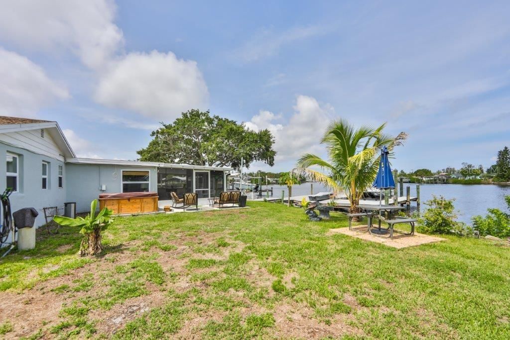 Recently Sold: $472,000 (3 beds, 2 baths, 1482 Square Feet)