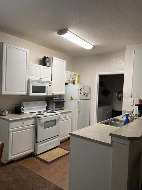 KITCHEN WITH LAUNDRY ROOM OFF KITCHEN