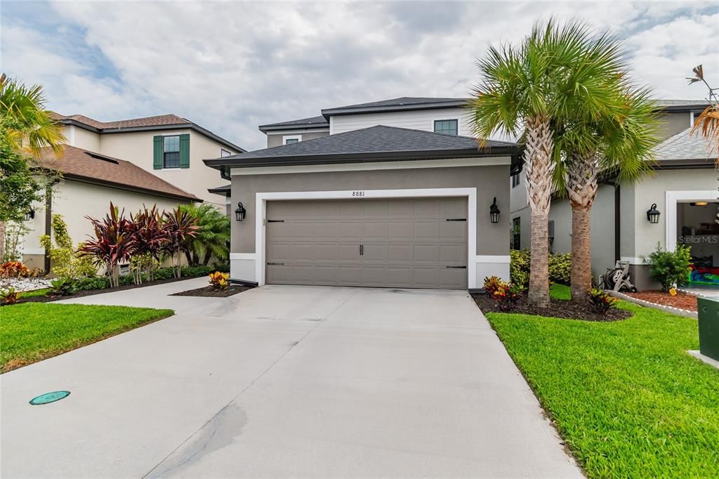 Recently Sold: $549,000 (3 beds, 3 baths, 2027 Square Feet)