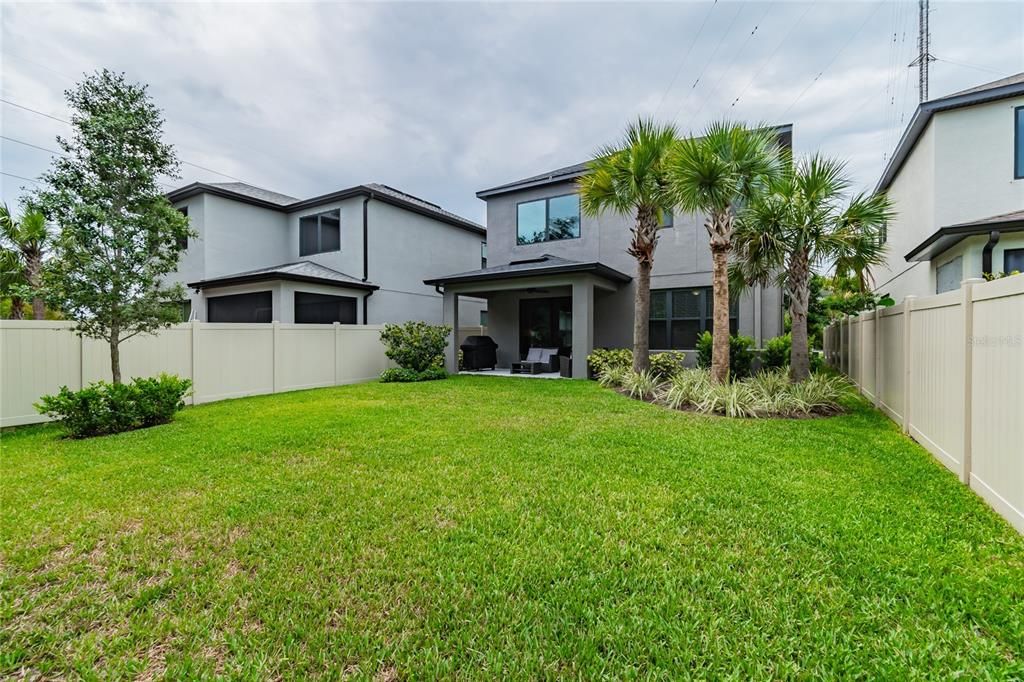 Recently Sold: $549,000 (3 beds, 3 baths, 2027 Square Feet)