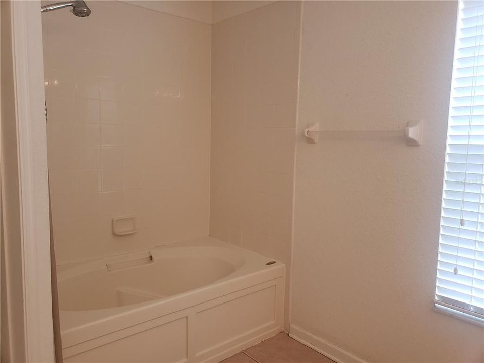 最近售出: $265,000 (3 贝兹, 2 浴室, 1647 平方英尺)