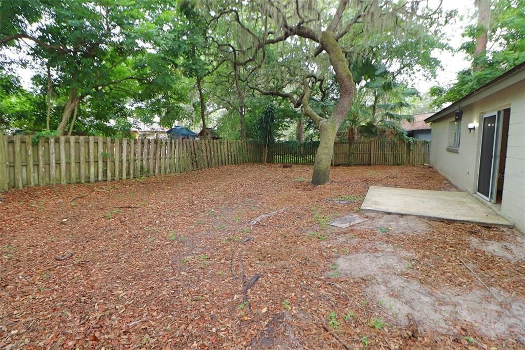 Recently Sold: $230,000 (3 beds, 2 baths, 1083 Square Feet)