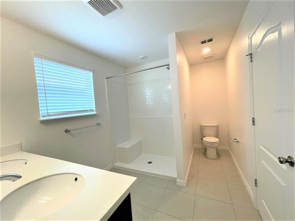 最近租的: $2,300 (4 贝兹, 2 浴室, 2068 平方英尺)