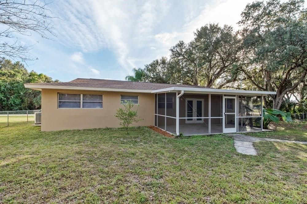 Recently Rented: $1,649 (3 beds, 2 baths, 1279 Square Feet)