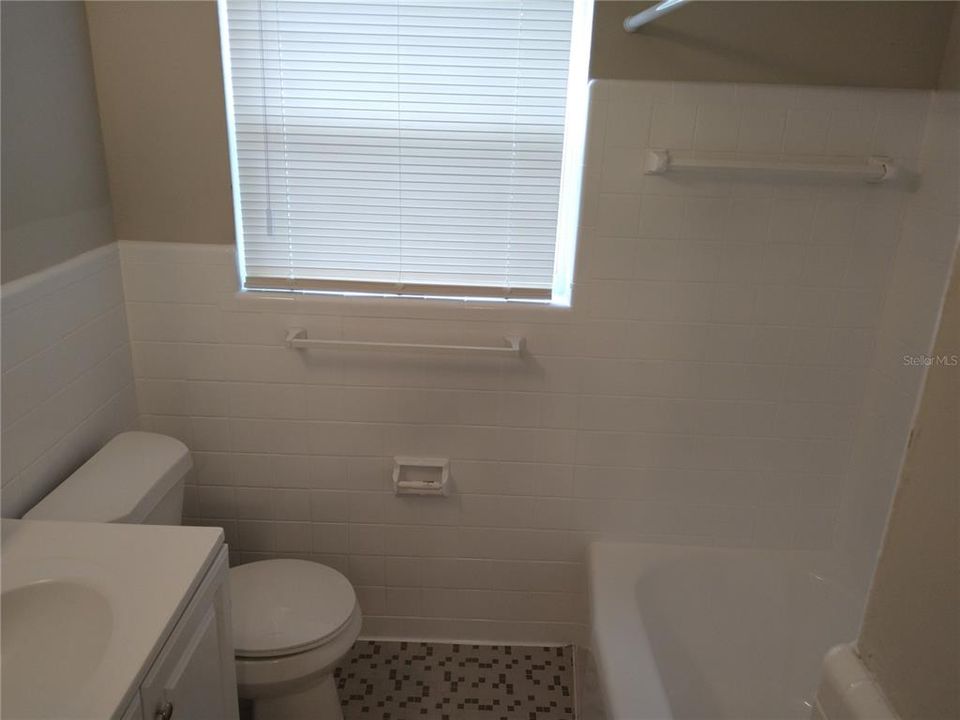 Recently Rented: $900 (2 beds, 1 baths, 1080 Square Feet)