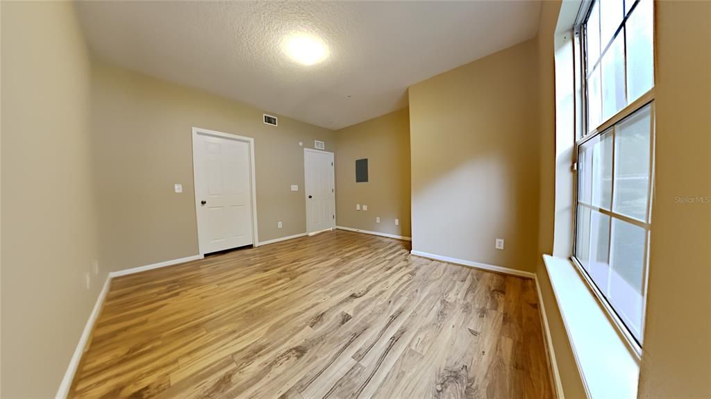 Recently Sold: $149,900 (2 beds, 2 baths, 1049 Square Feet)