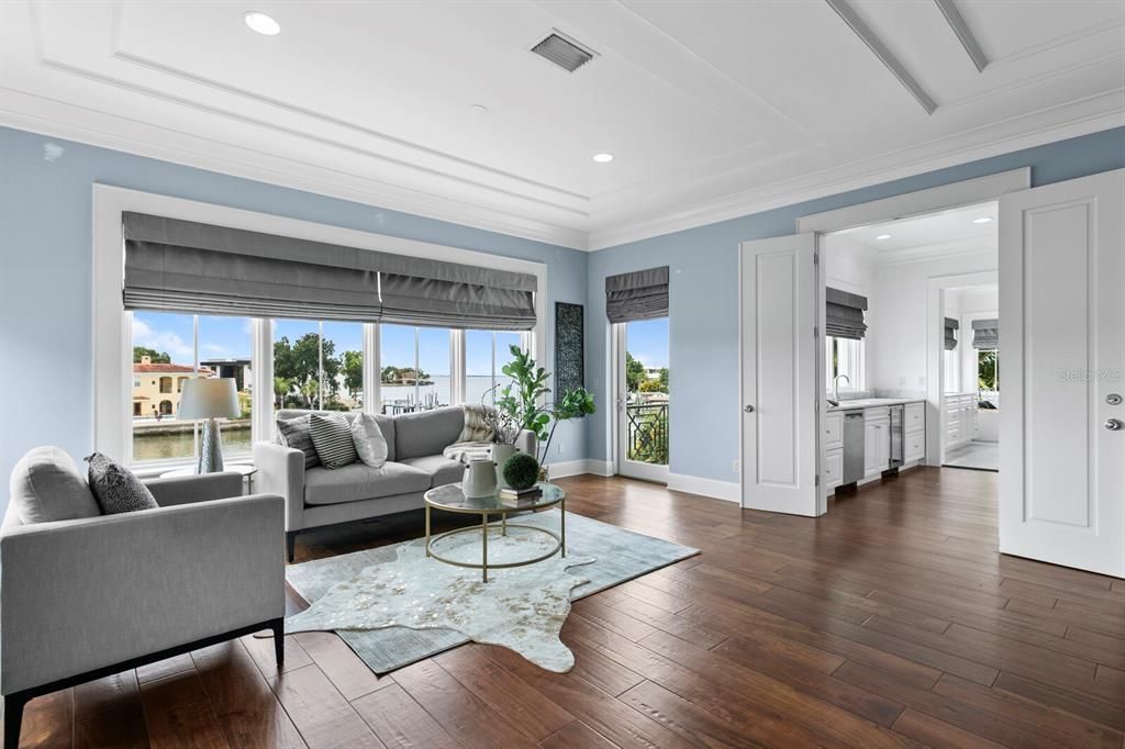 Recently Sold: $4,750,000 (5 beds, 6 baths, 6136 Square Feet)