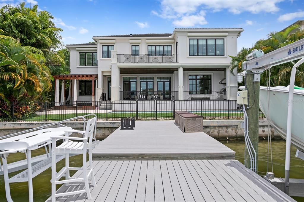 Recently Sold: $4,750,000 (5 beds, 6 baths, 6136 Square Feet)