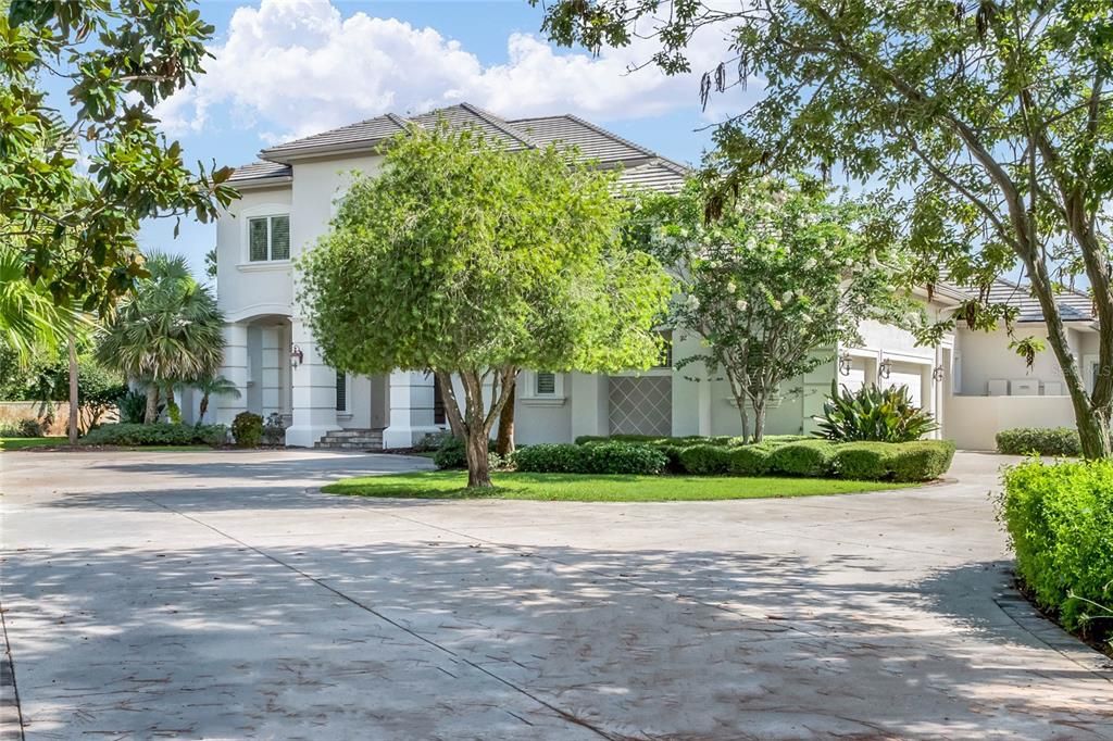 Recently Sold: $2,250,000 (5 beds, 4 baths, 7816 Square Feet)