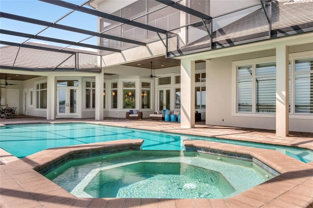 Recently Sold: $2,250,000 (5 beds, 4 baths, 7816 Square Feet)