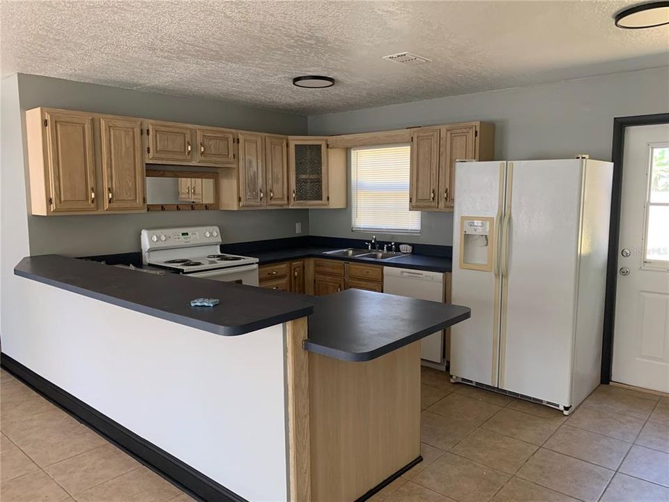 Recently Sold: $139,900 (2 beds, 1 baths, 816 Square Feet)
