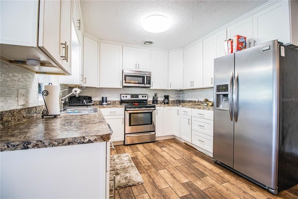 Recently Sold: $275,000 (3 beds, 2 baths, 1781 Square Feet)