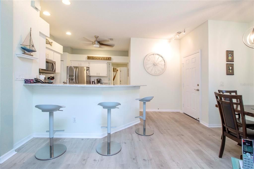 Recently Sold: $205,000 (2 beds, 2 baths, 1364 Square Feet)
