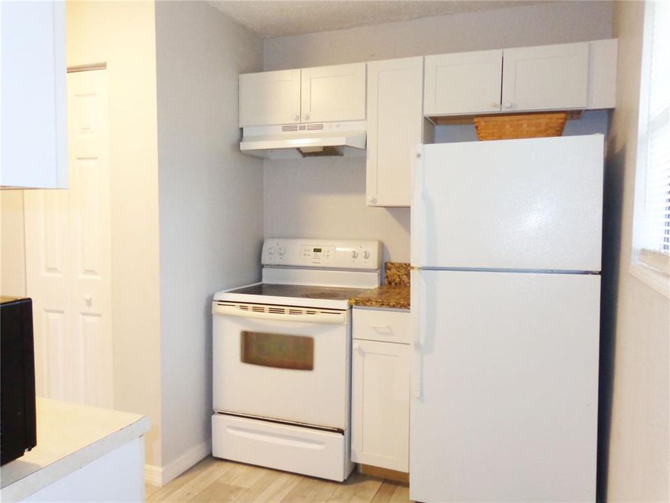 Recently Sold: $155,000 (2 beds, 1 baths, 864 Square Feet)