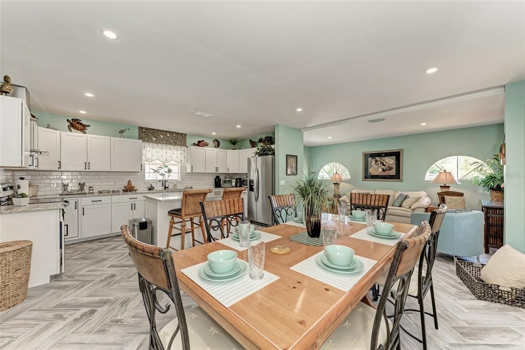 Recently Sold: $425,000 (3 beds, 2 baths, 2131 Square Feet)