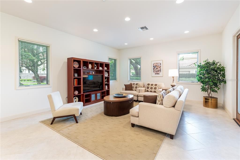 Recently Sold: $1,499,000 (4 beds, 3 baths, 3673 Square Feet)