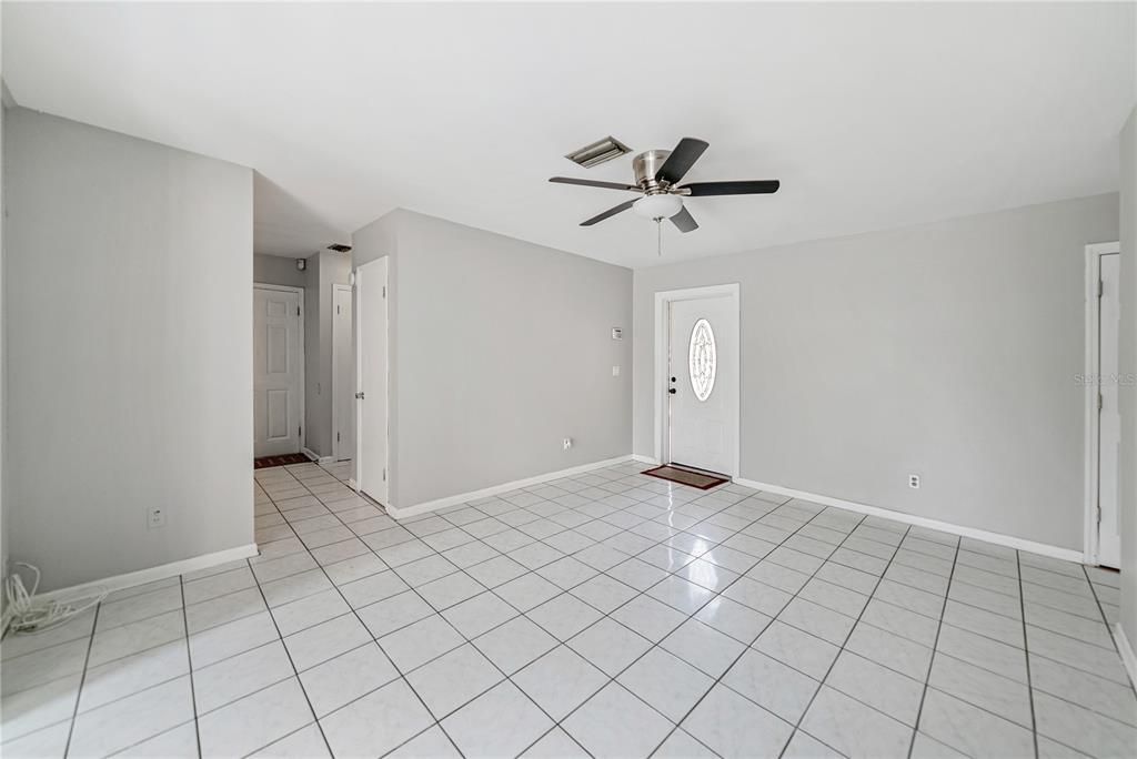 Recently Sold: $280,000 (3 beds, 2 baths, 1190 Square Feet)
