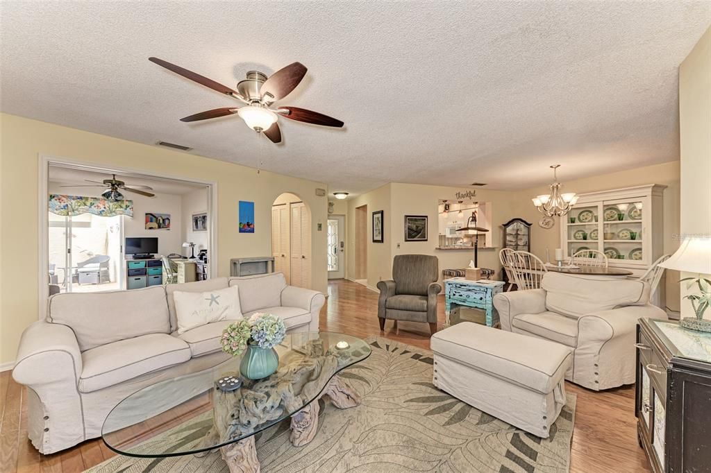 Recently Sold: $269,000 (3 beds, 2 baths, 1547 Square Feet)