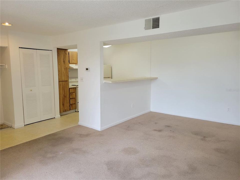 Recently Sold: $129,900 (1 beds, 1 baths, 563 Square Feet)