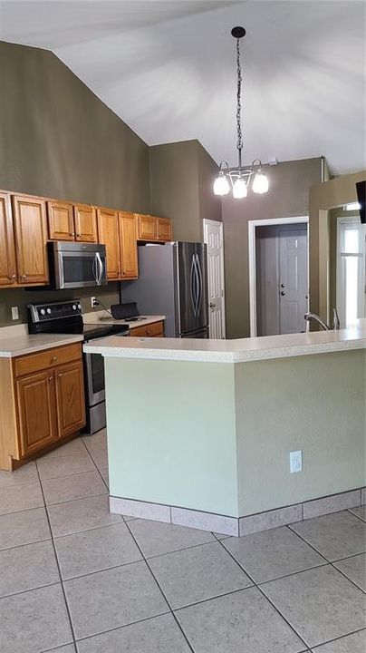 Recently Rented: $1,750 (3 beds, 2 baths, 1733 Square Feet)