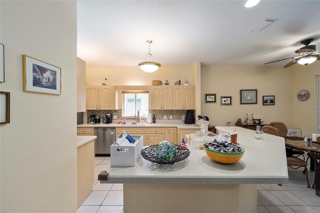 Recently Sold: $220,000 (3 beds, 2 baths, 1533 Square Feet)