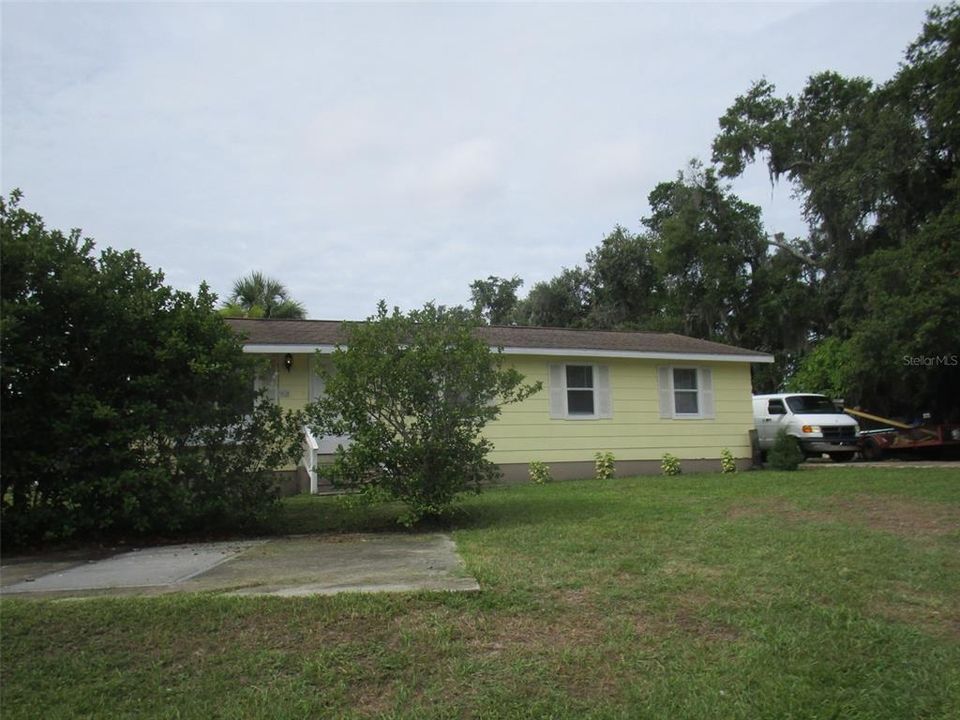 Recently Sold: $139,900 (4 beds, 2 baths, 1152 Square Feet)