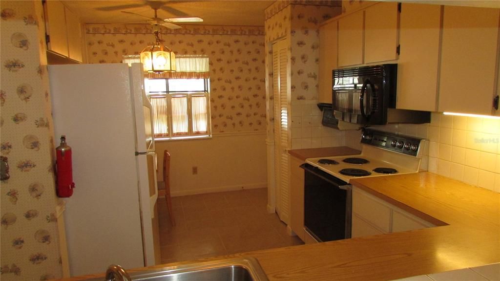Recently Sold: $179,900 (2 beds, 2 baths, 1106 Square Feet)