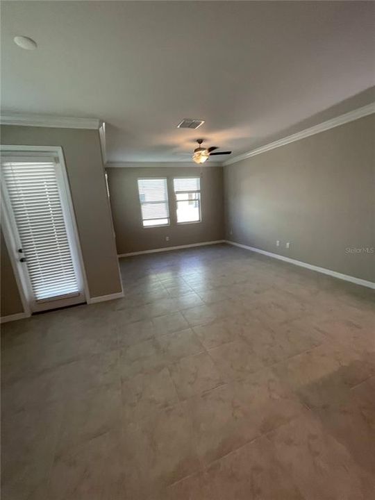 Recently Rented: $2,200 (3 beds, 2 baths, 1807 Square Feet)