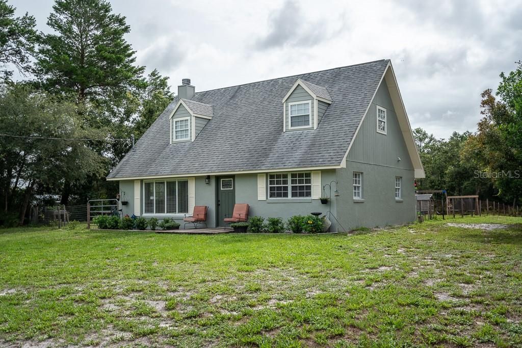 3/2 remodeled home on 2.5 acres with huge fenced back yard.