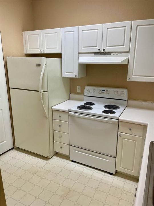 Recently Rented: $1,095 (1 beds, 1 baths, 869 Square Feet)