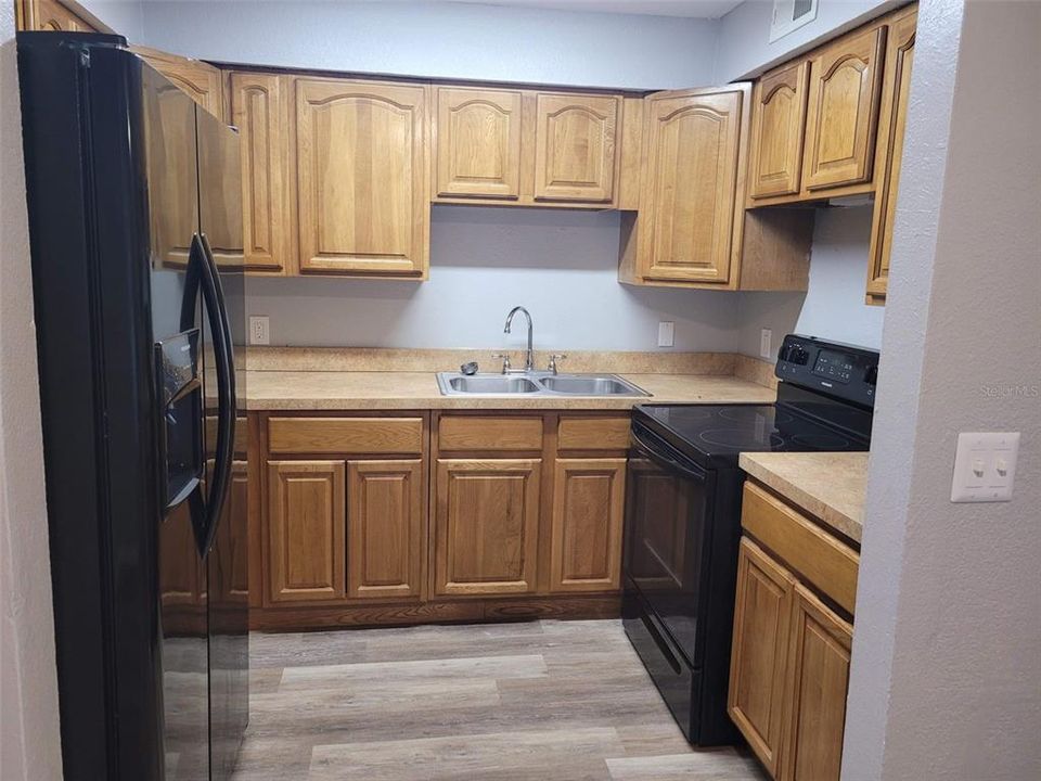 Recently Rented: $1,200 (2 beds, 1 baths, 768 Square Feet)