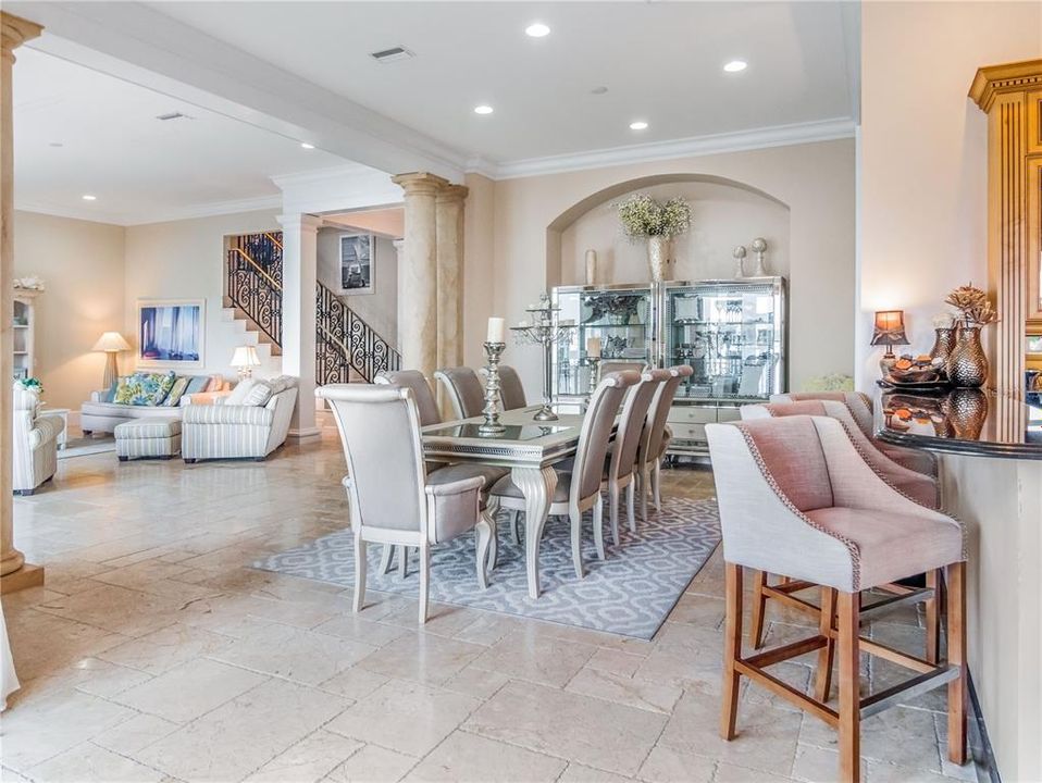 Recently Sold: $2,850,000 (5 beds, 5 baths, 5197 Square Feet)