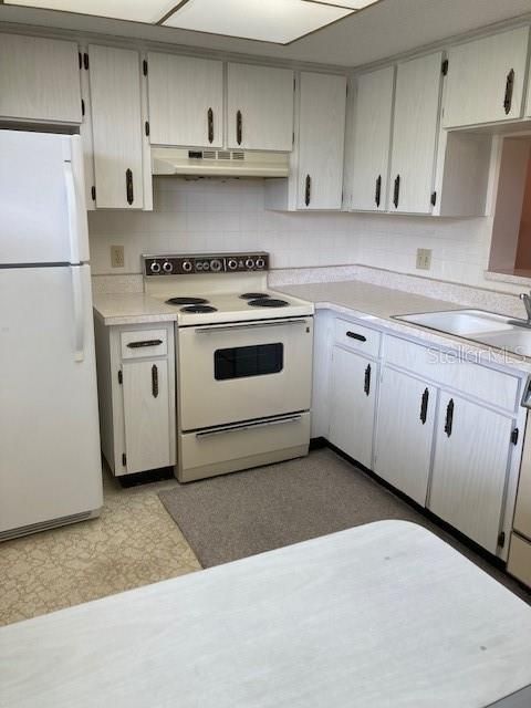 Recently Sold: $124,900 (2 beds, 1 baths, 993 Square Feet)