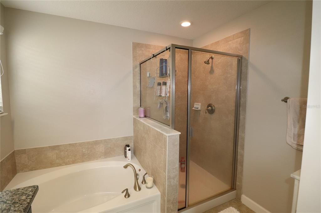 最近售出: $285,000 (3 贝兹, 2 浴室, 1804 平方英尺)