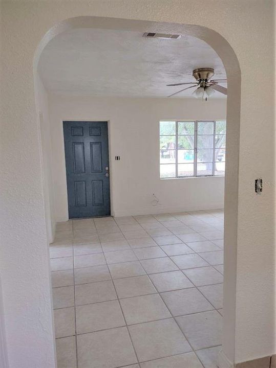 Recently Sold: $149,000 (3 beds, 1 baths, 945 Square Feet)
