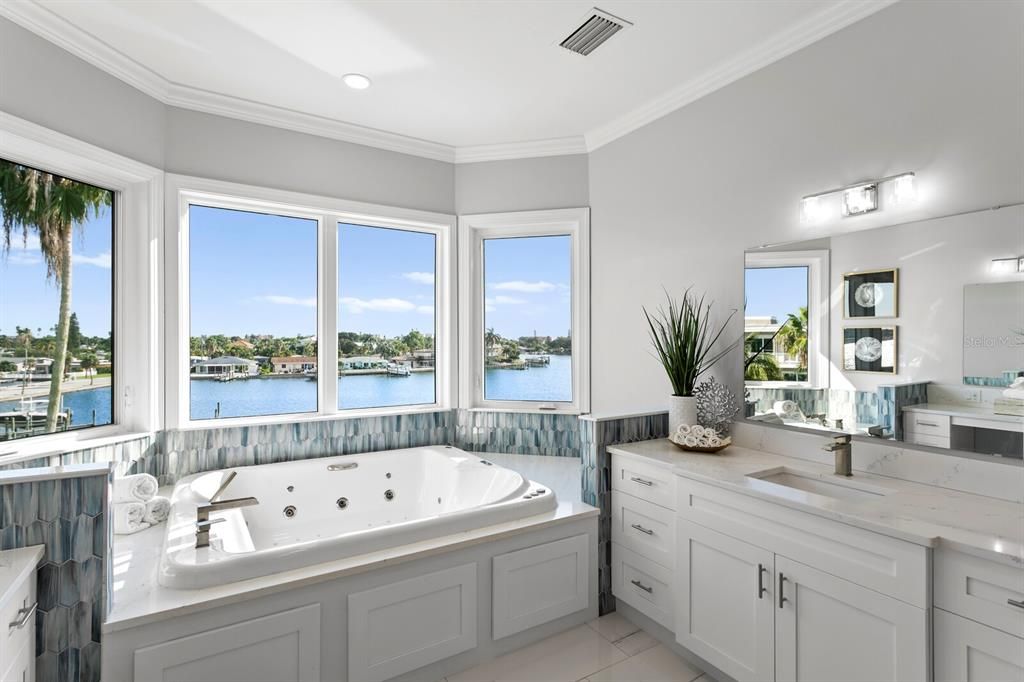 Recently Sold: $2,695,000 (4 beds, 3 baths, 3622 Square Feet)