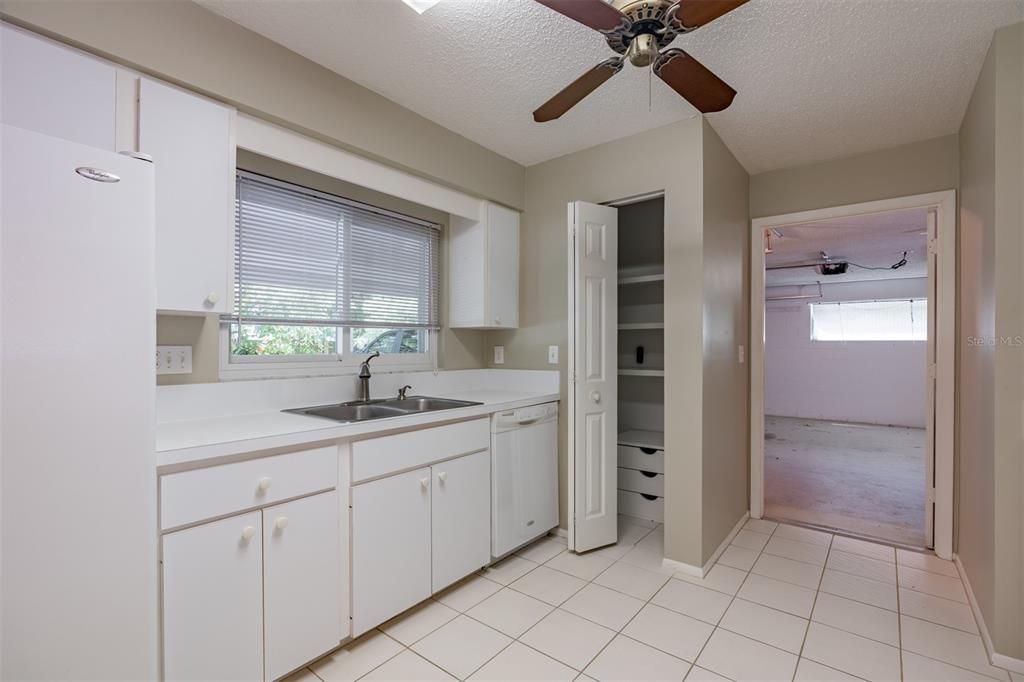 Recently Sold: $381,100 (2 beds, 2 baths, 1476 Square Feet)