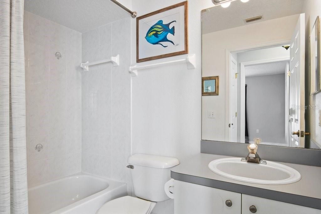 最近售出: $205,000 (2 贝兹, 2 浴室, 1227 平方英尺)