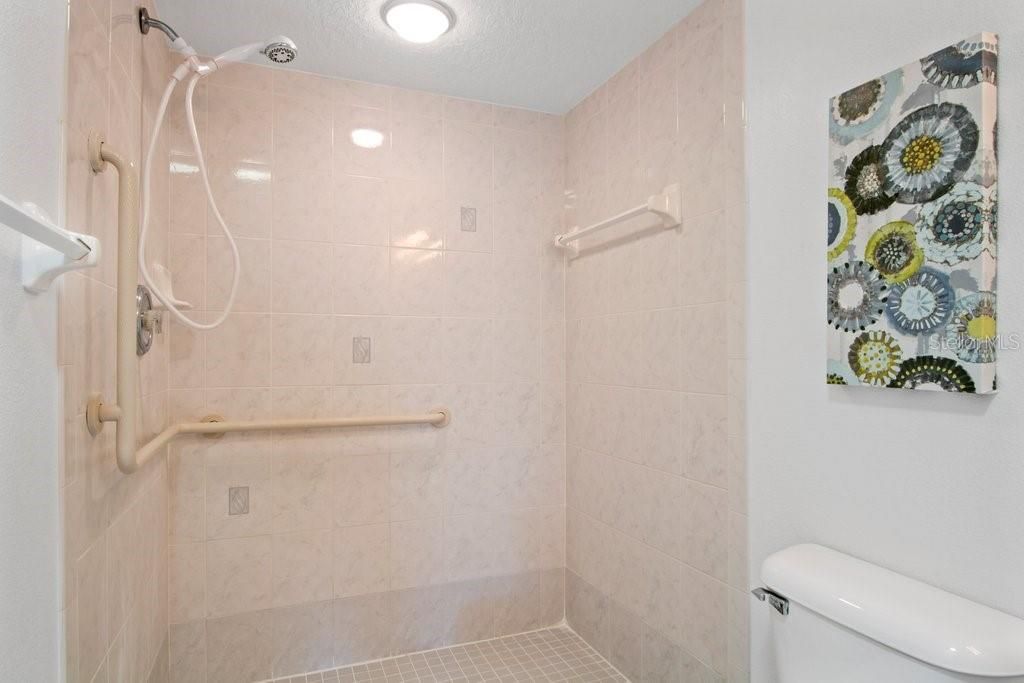 Недавно продано: $205,000 (2 спален, 2 ванн, 1227 Квадратных фут)