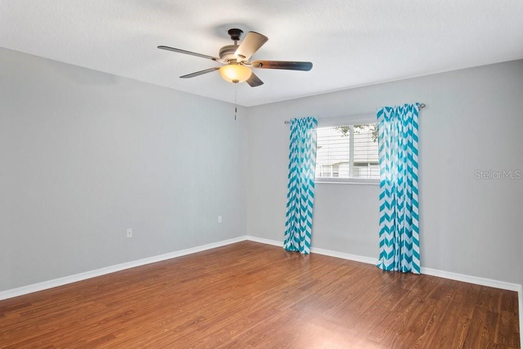 Recently Sold: $205,000 (2 beds, 2 baths, 1227 Square Feet)