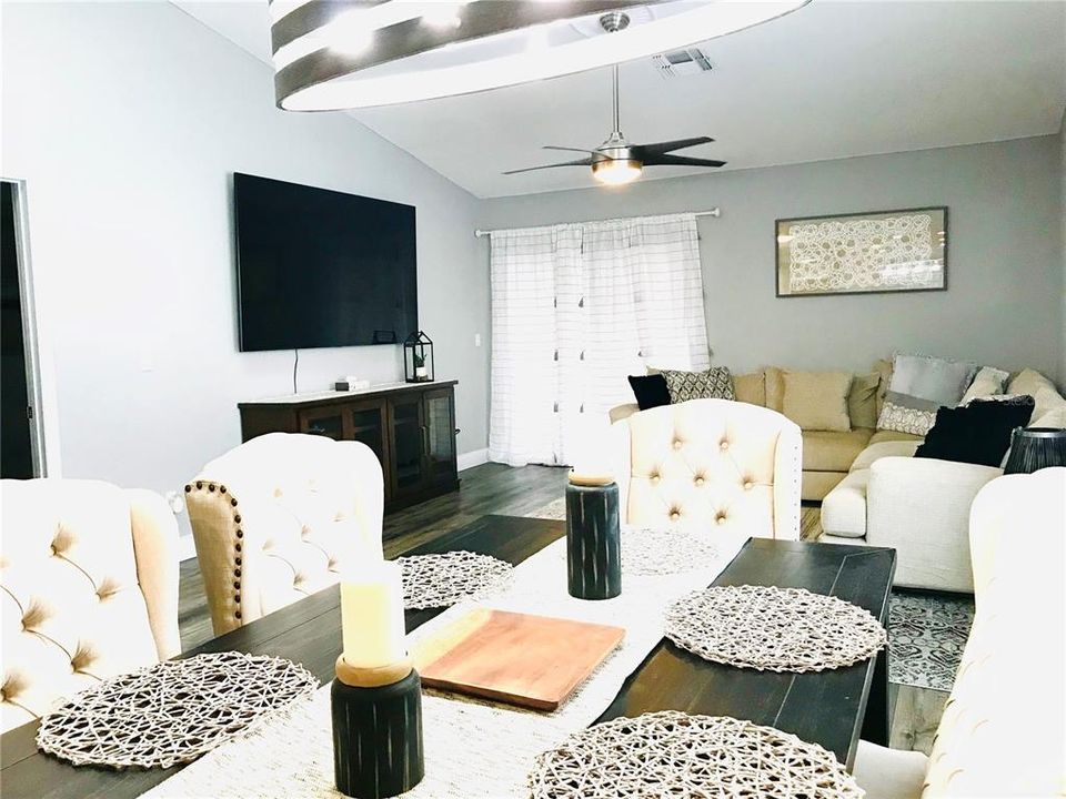 Recently Sold: $299,000 (2 beds, 2 baths, 1170 Square Feet)