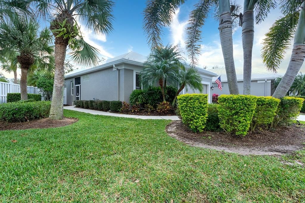 Recently Sold: $395,000 (2 beds, 2 baths, 1832 Square Feet)