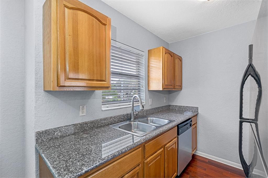 Recently Sold: $175,000 (2 beds, 2 baths, 895 Square Feet)