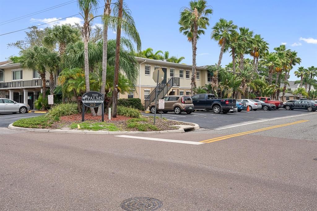 Recently Sold: $175,000 (2 beds, 2 baths, 895 Square Feet)