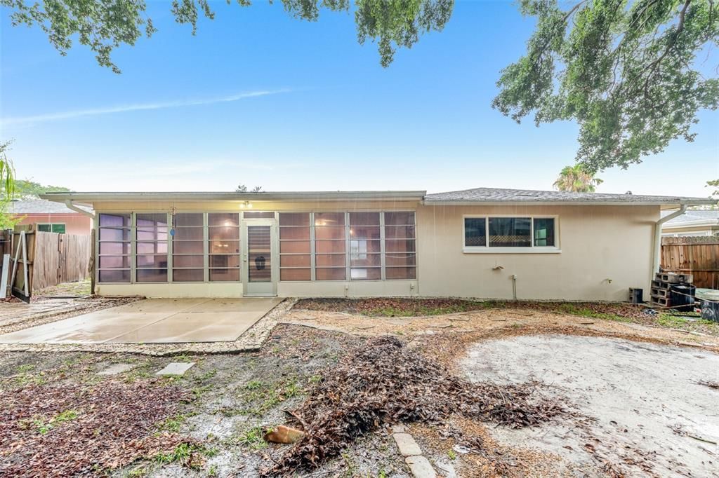 Recently Sold: $318,000 (2 beds, 2 baths, 1299 Square Feet)